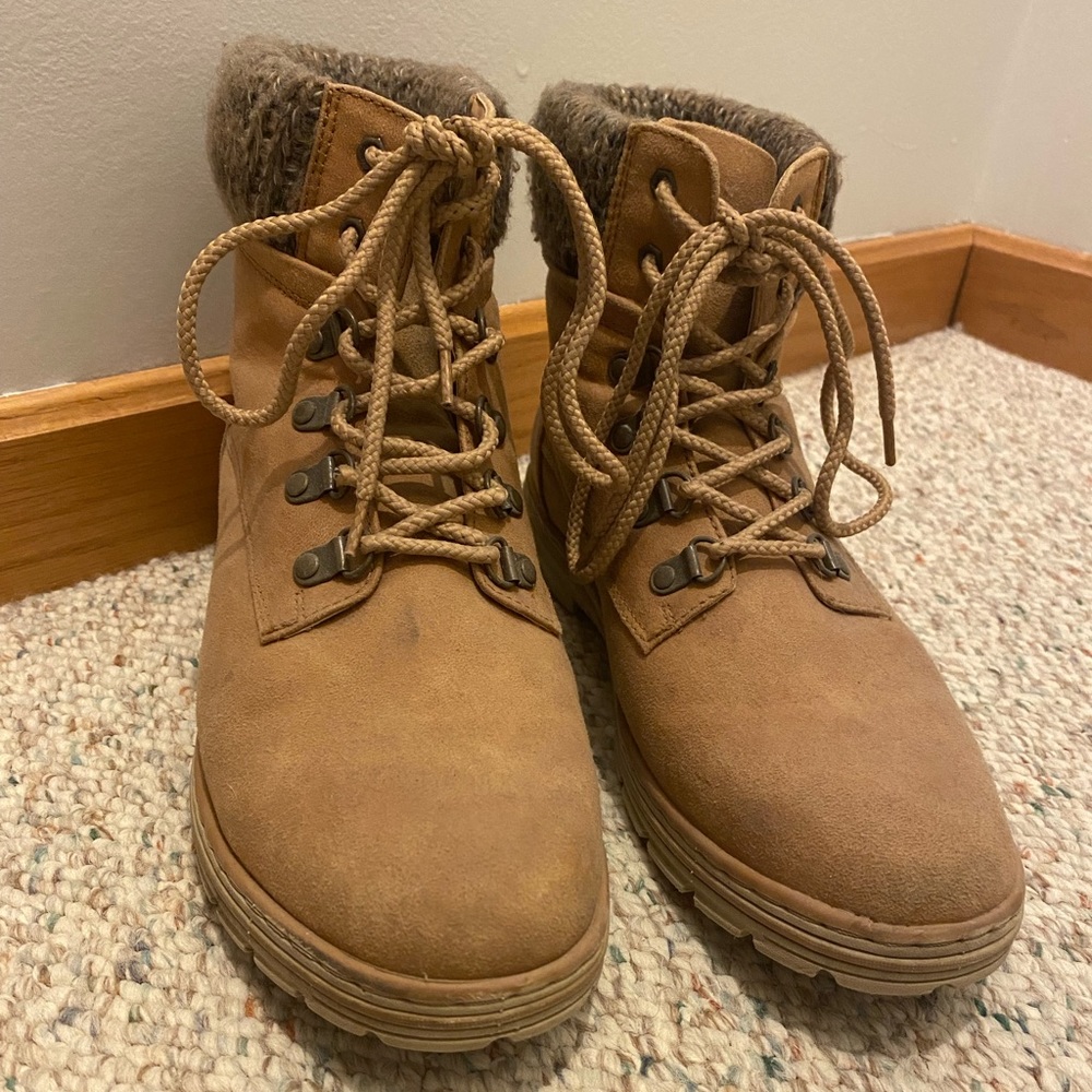Super cute tan Sonoma lace up boots.